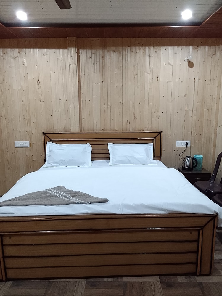 Exotic Mount View - carbon neutral hotel in Leh