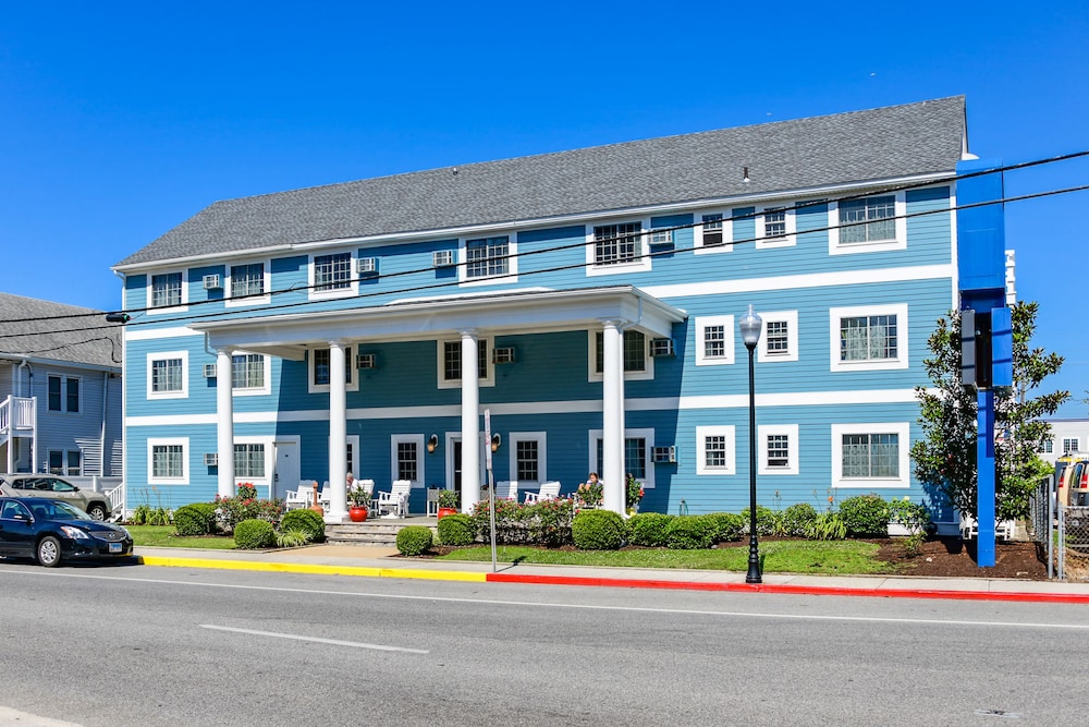 Commander Beach House Hotel - photo 54