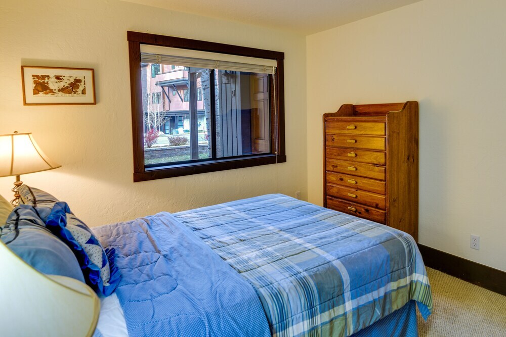 Ketchum Condo w Deck 1 Mi to Sun Valley Resort - photo 5
