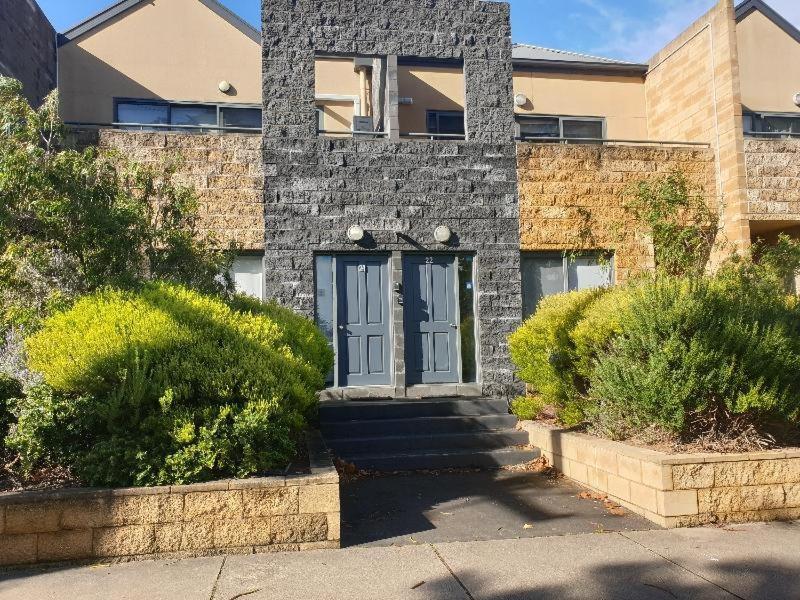 24 Gillies St Apartment — 4-Star Luxury Hotel in Warrnambool, Australia