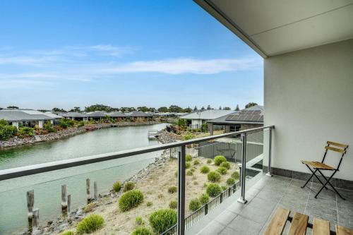 4 13 Central Dr Victor Harbor No Linen Included — Victor Harbor