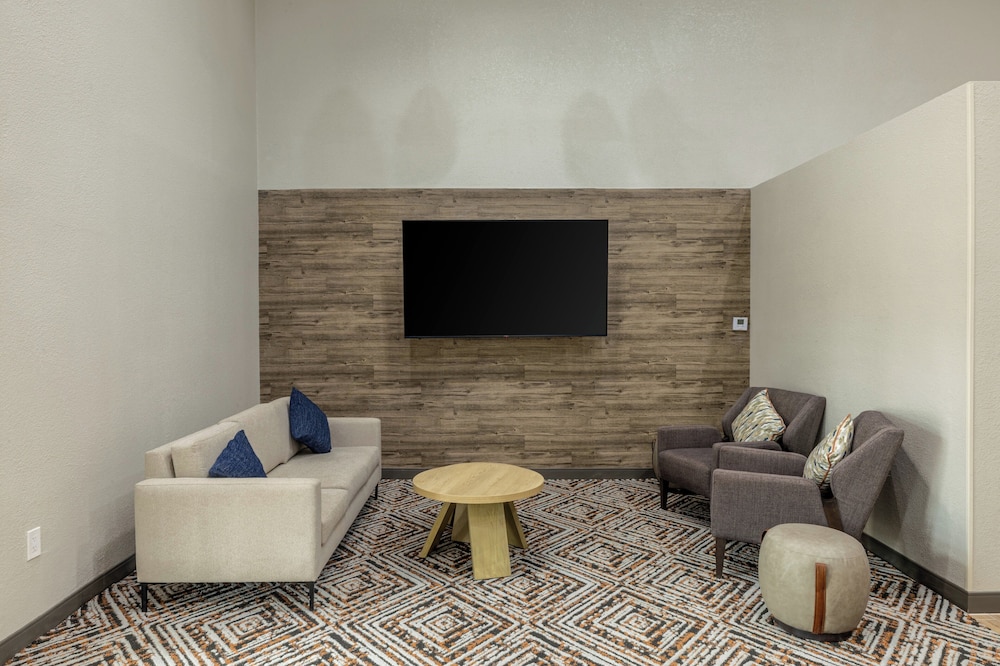 Candlewood Suites Wichita Northwest - photo 55