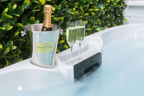 1 Bed Cottage With Hot Tub Great Ayton TOP Cottage