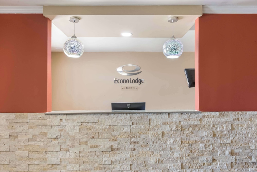 Econo Lodge Concordia MO - photo 3