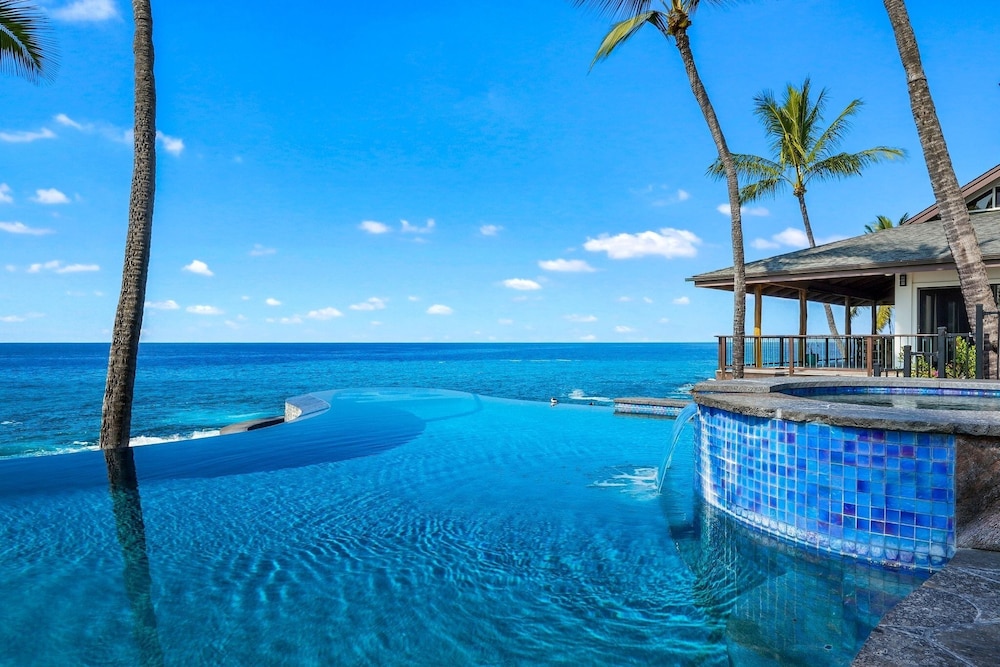 Big Island Hale Kaheka 6592 by Coldwell Banker Island Vacations — 4-Star Luxury Hotel in Kailua-Kona, United States