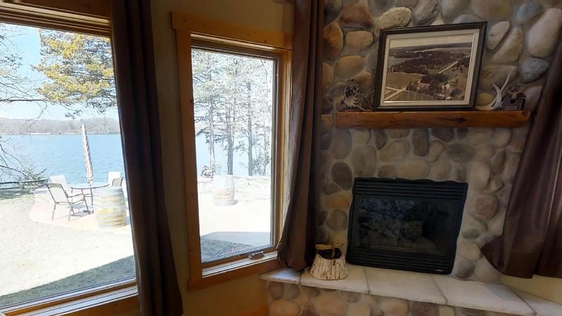 Lakefront Hideaway - photo 24