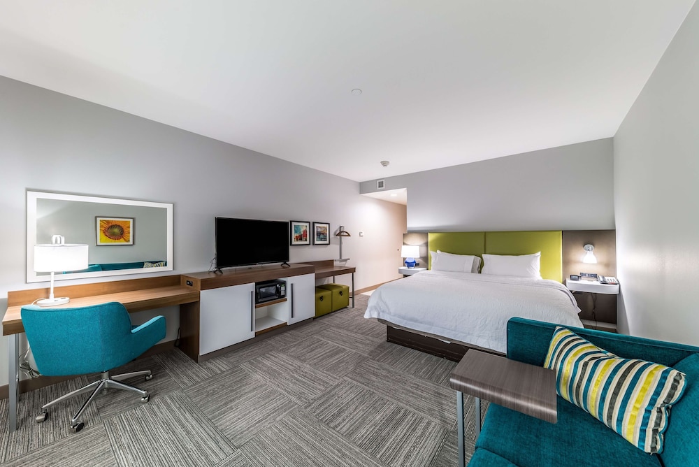 Hampton Inn & Suites Pryor - photo 8