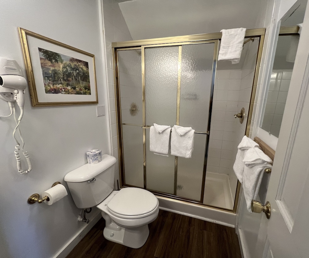 Echo Lake Inn - photo 48
