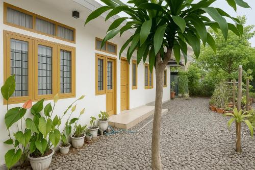 Hotel Srikandi Syariah Mitra RedDoorz in Tasikmalaya, Indonesia