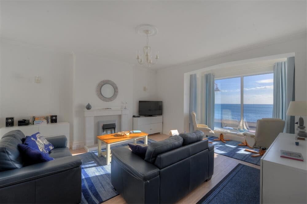 2 Mareeba — 4-Star Luxury Hotel in Seaton, United Kingdom