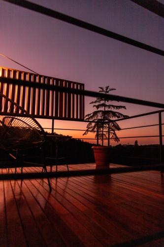 Away Cabanas Pedra Azul 5 min Rota Lagarto deck panorâmico in Domingos Martins, Brasil