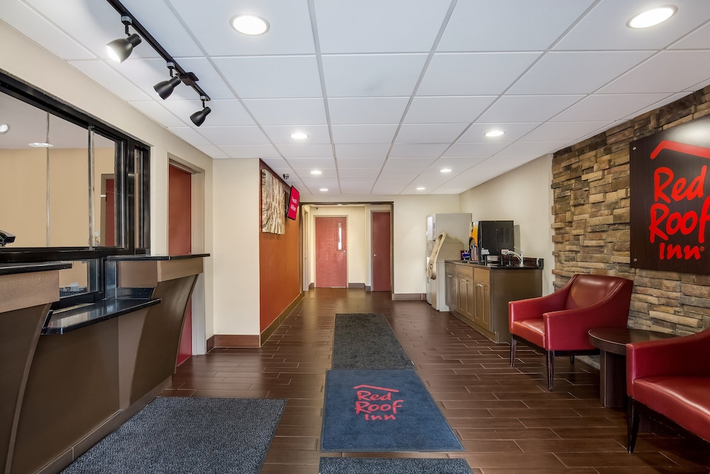 Red Roof Inn Allentown South - photo 4