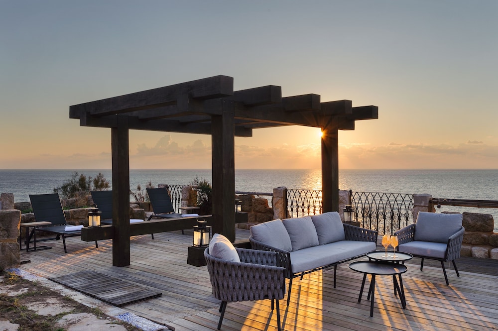 Luxury Villa over the Cliffs & Wild Beach by FeelHome — 4-Star Luxury Hotel in Netanya, Israel