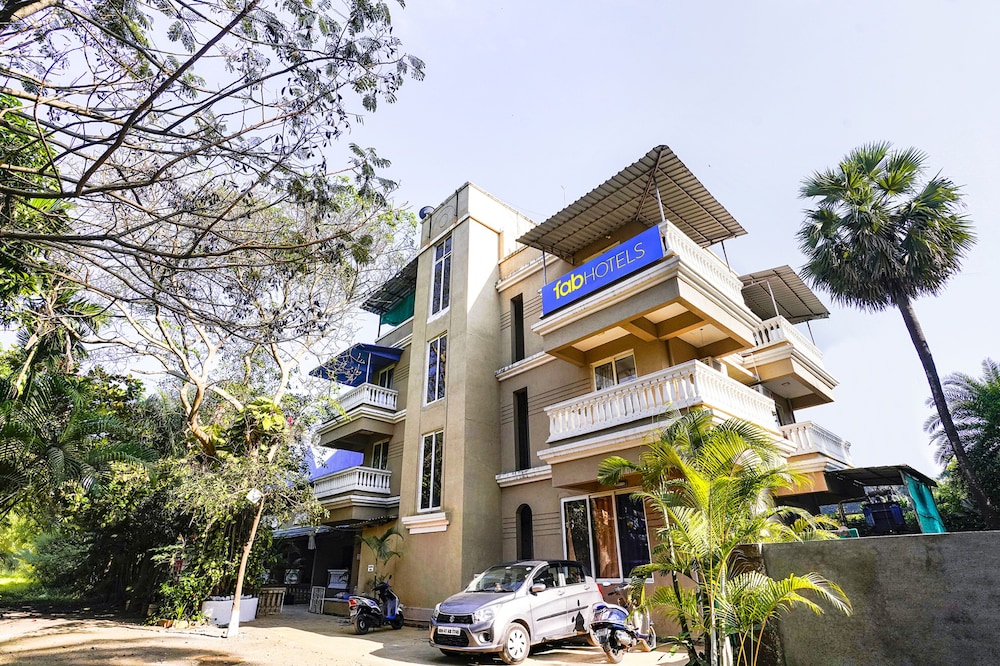 Fabhotel Blue Roof Sea Side — Palghar