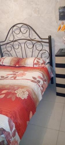 Acuarela del Rio H#3 Cerca Aeropuerto y Terminal Habitación privada con baño in Guayaquil, Ecuador