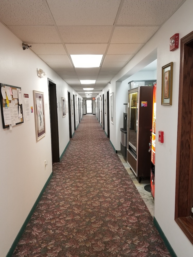 Bilmar Inn & Suites Dell Rapids Near Sioux Falls - photo 121