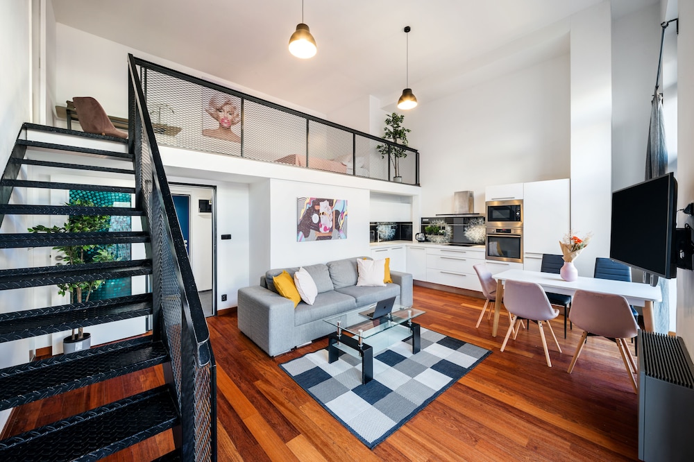 2 level apartments on Krizikowa st. — 4-Star Luxury Hotel in Prague, Czech Republic