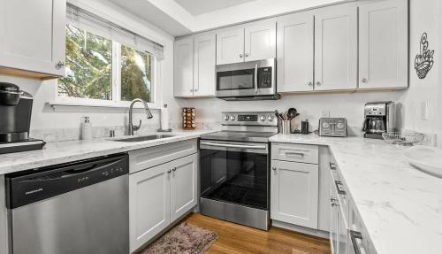 Tahoe Townhome Lake Beach Pool Amenities