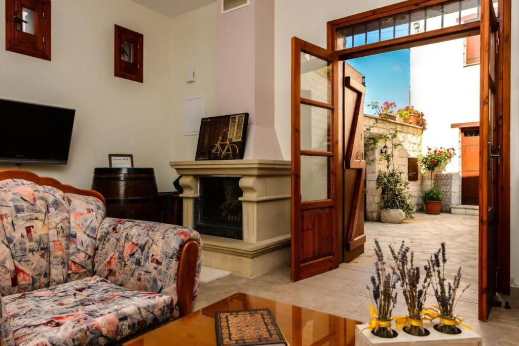 Villa Saint George Stone Costa