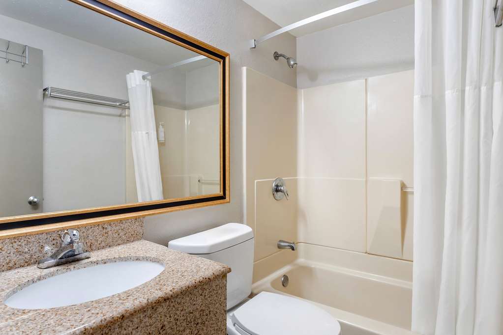 Days Inn by Wyndham Wrightstown McGuire AFB Bordentown - photo 28