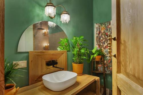 Luxury House — 4-Star Luxury Hotel in Tbilisi, Georgia