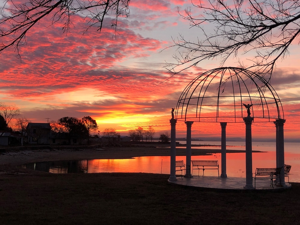 Oasis Lake Buchanan - photo 52