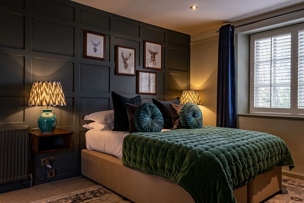 The Bell at Stow — 4-Star Luxury Hotel in Cheltenham, United Kingdom