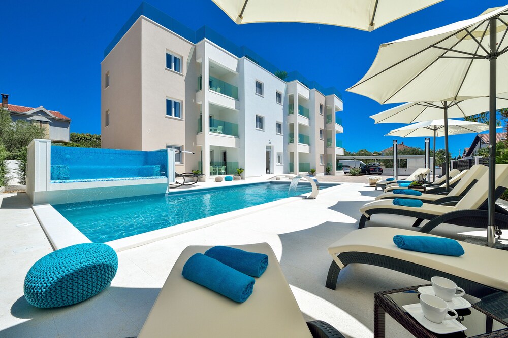 Luxury Apartments Villa Arta — 5-Star Luxury Hotel in Bibinje, Croatia