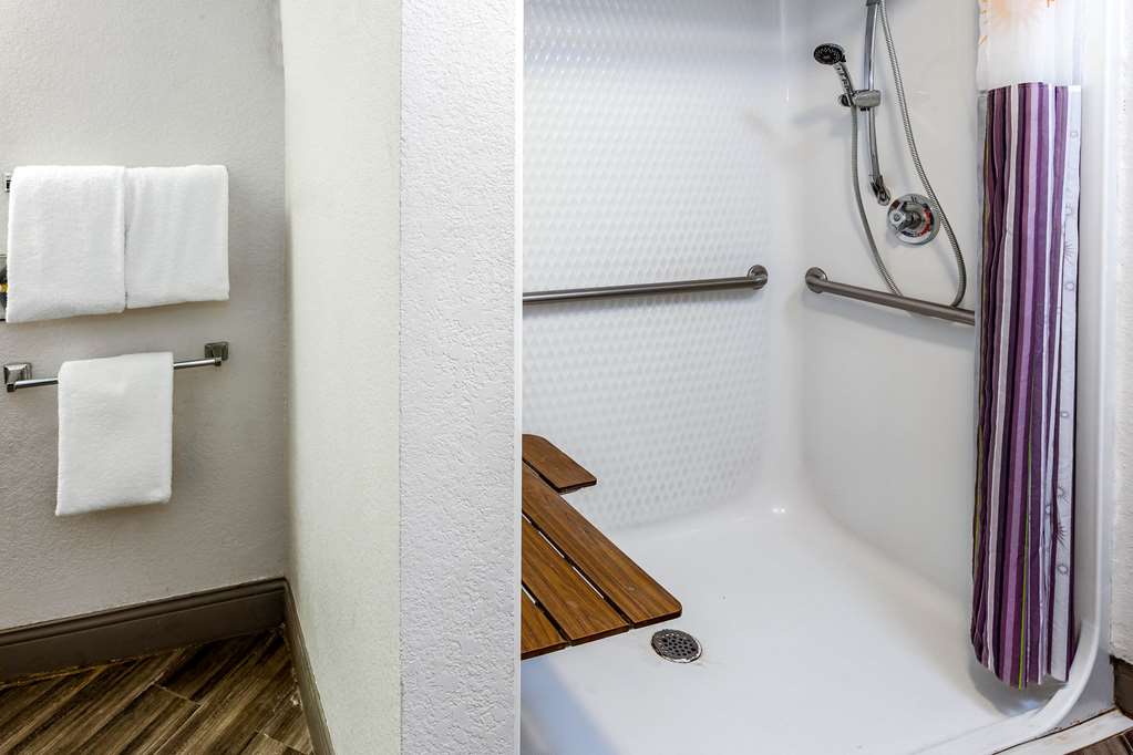 La Quinta Inn by Wyndham Laredo I 35 - photo 30