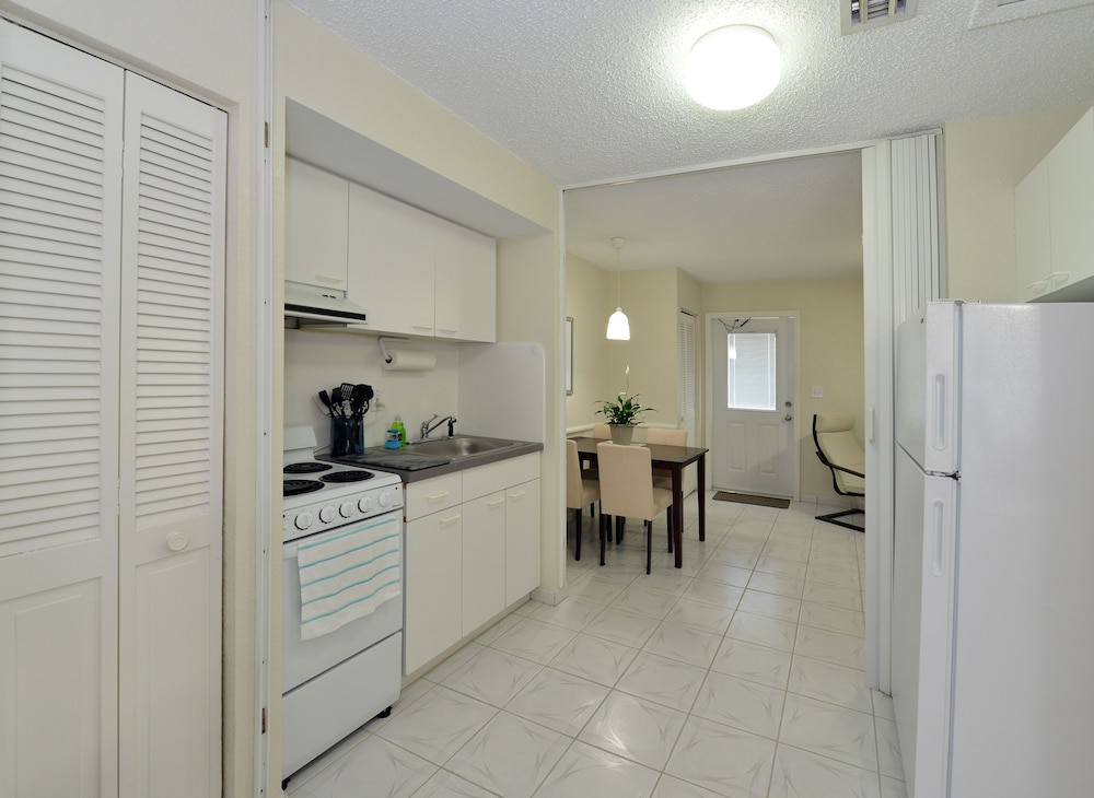 Hollywood by the Sea Hotel - photo 29