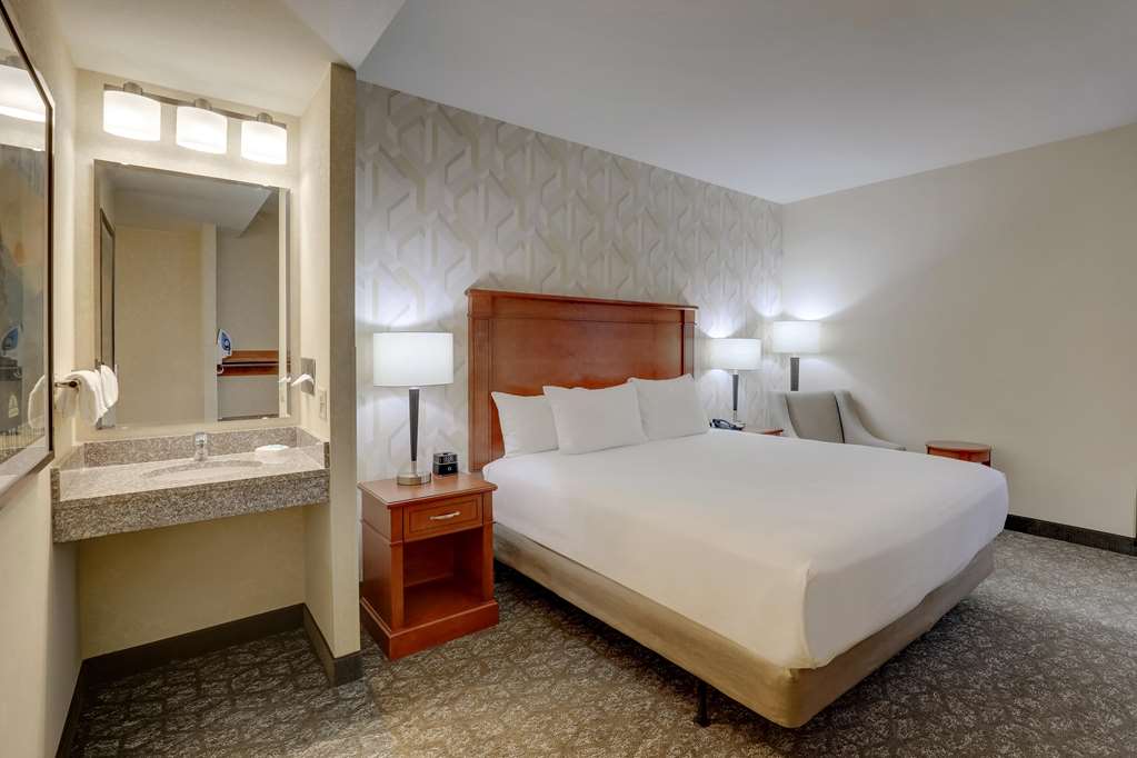 Drury Inn & Suites Charlotte University Place - photo 31