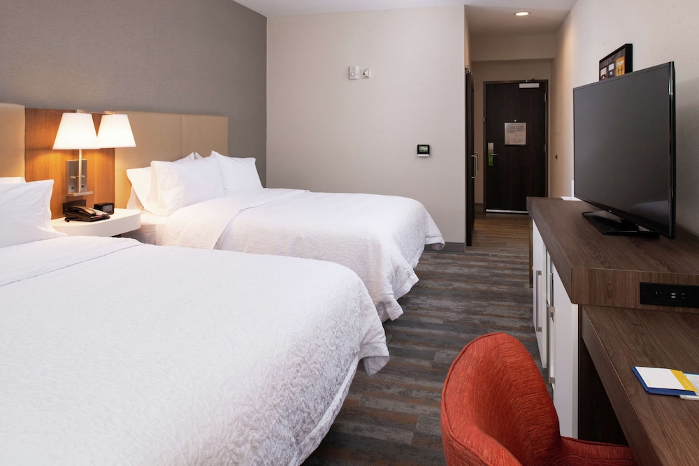 Hampton Inn & Suites Buena Park - photo 11