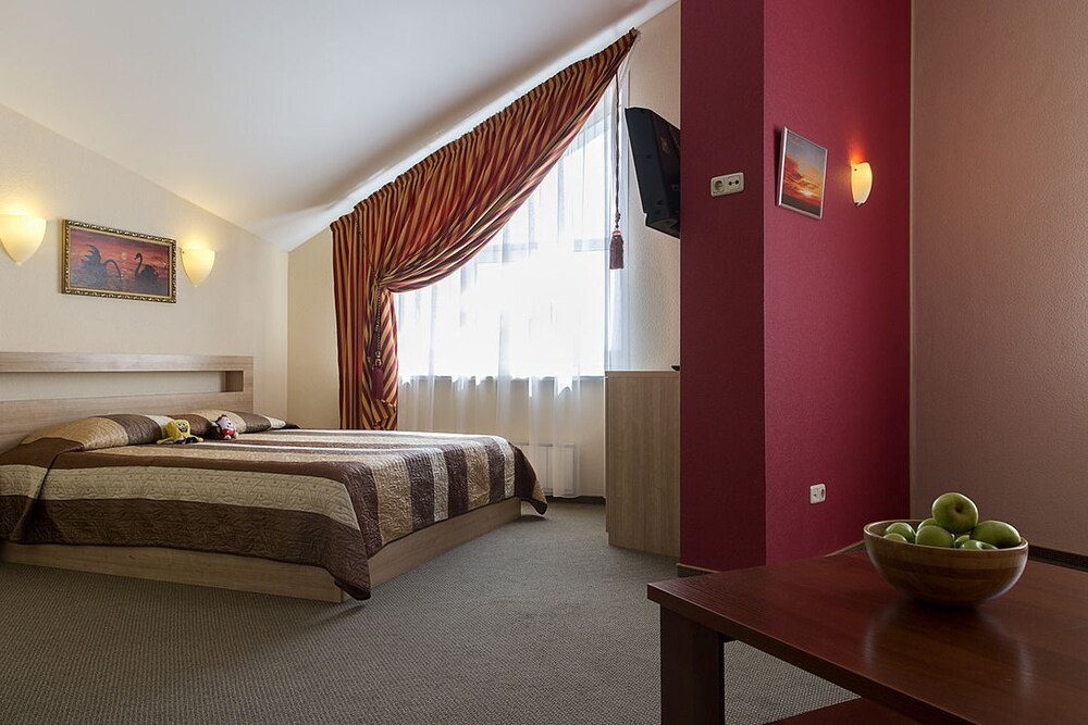 Emerald Hotel — hotel in Yekaterinburg