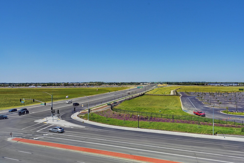 TownePlace Suites by Marriott Sacramento Airport Natomas - photo 15