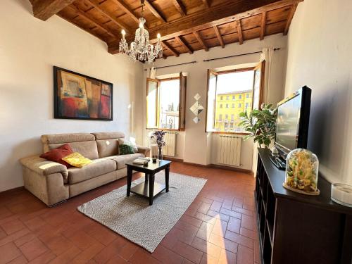 Luxurious View on Santa Croce — 4-Star Luxury Hotel in Florence, Italy