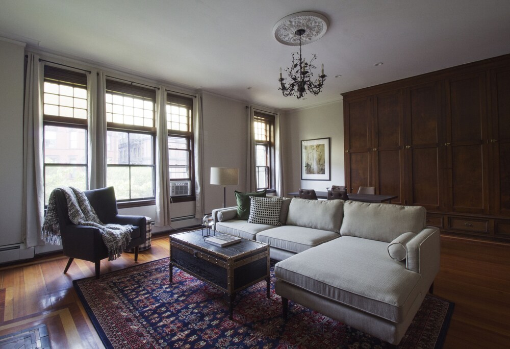 Stunning Back Bay Suites by Sonder — 4-Star Luxury Hotel in Boston, United States