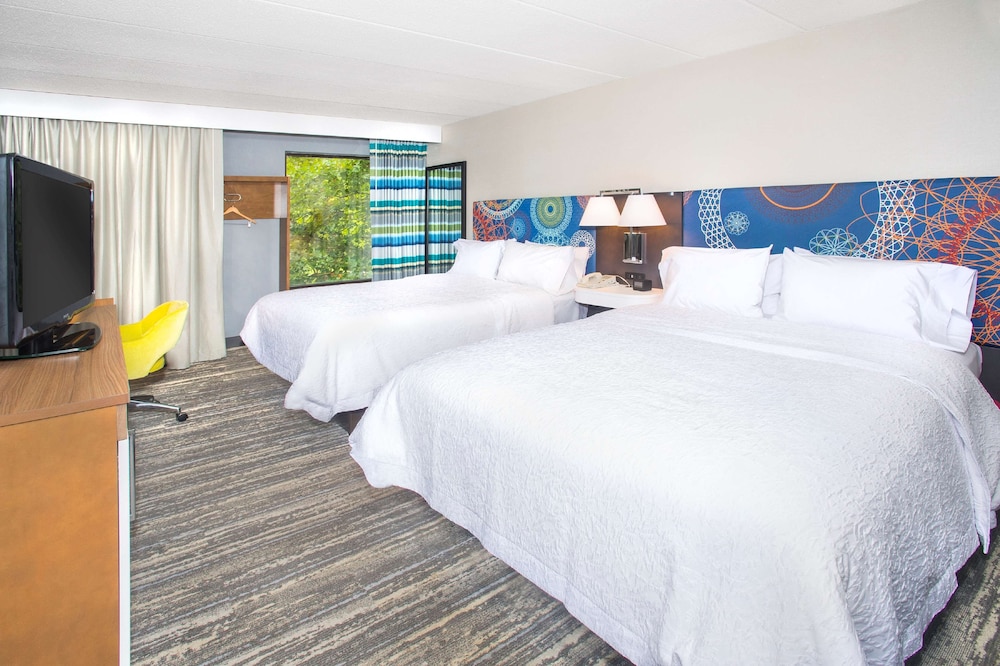 Hampton Inn & Suites Annapolis - photo 7
