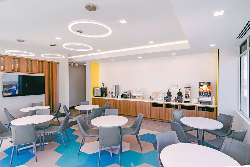Microtel Inn & Suites by Wyndham Macedon - photo 38