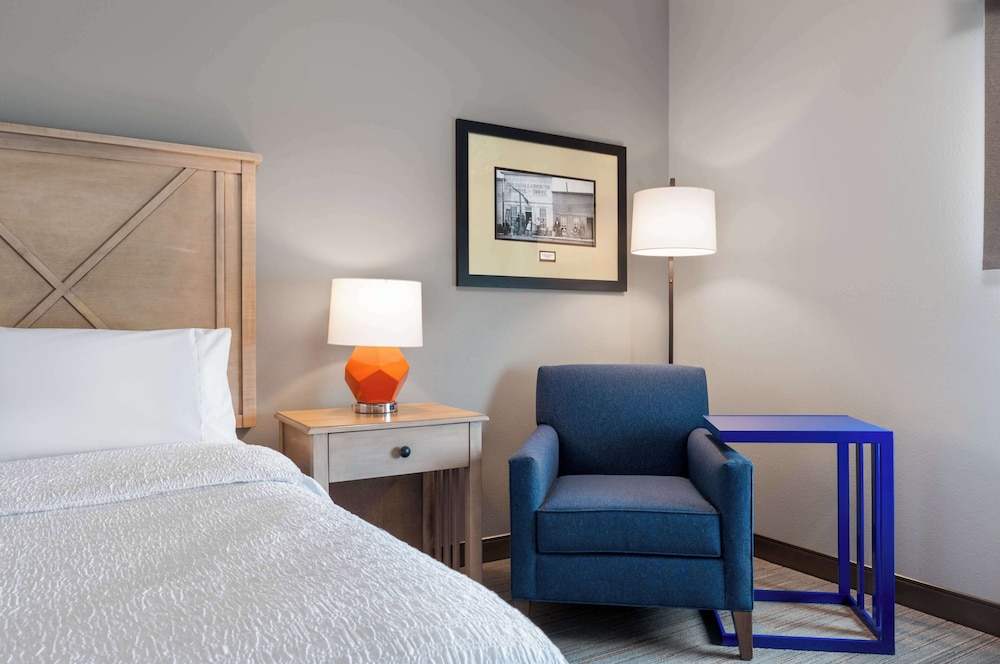 Hampton Inn & Suites Dodge City - photo 11