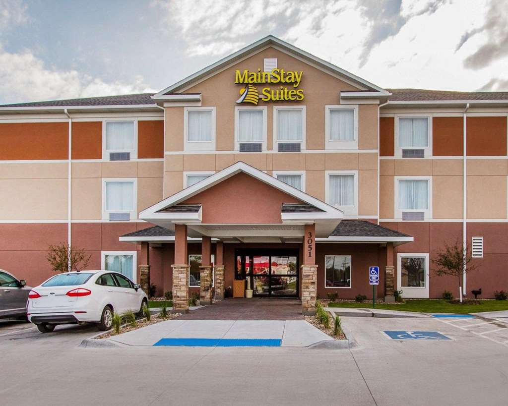 MainStay Suites Grand Island - carbon neutral hotel in Grand Island