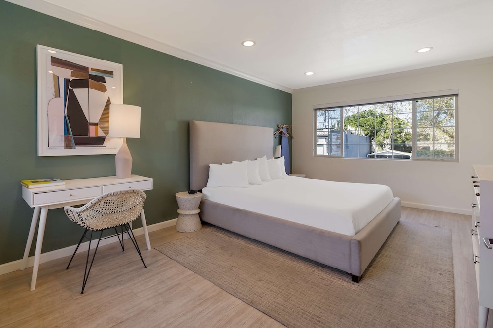 Signature Inn Oakland - photo 27