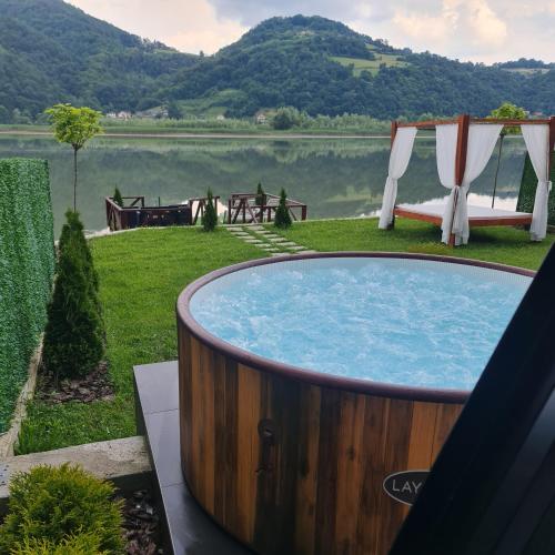 Unique Lake House Paradiso — 4-Star Luxury Hotel in Zvornik, Bosnia and Herzegovina