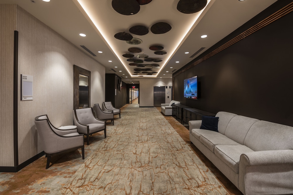 Hotel Indigo Tulsa DWTN Entertainment Area by IHG - photo 46