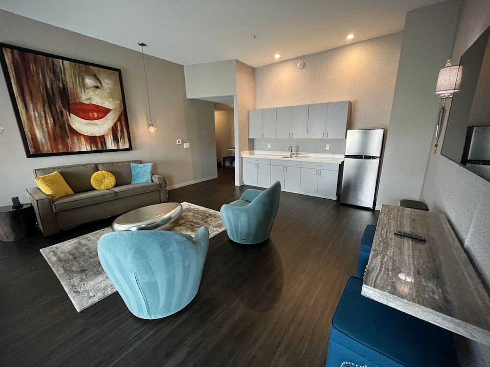 Holiday Inn Express & Suites Charlotte South End by IHG - photo 70