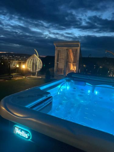 Thome Vlaicu170 Jacuzzi — 4-Star Luxury Hotel in Cluj-Napoca, Romania