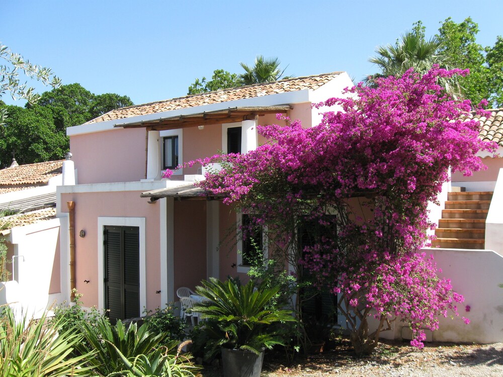 Villa Eoliana — 4-Star Luxury Hotel in San Giorgio, Italy