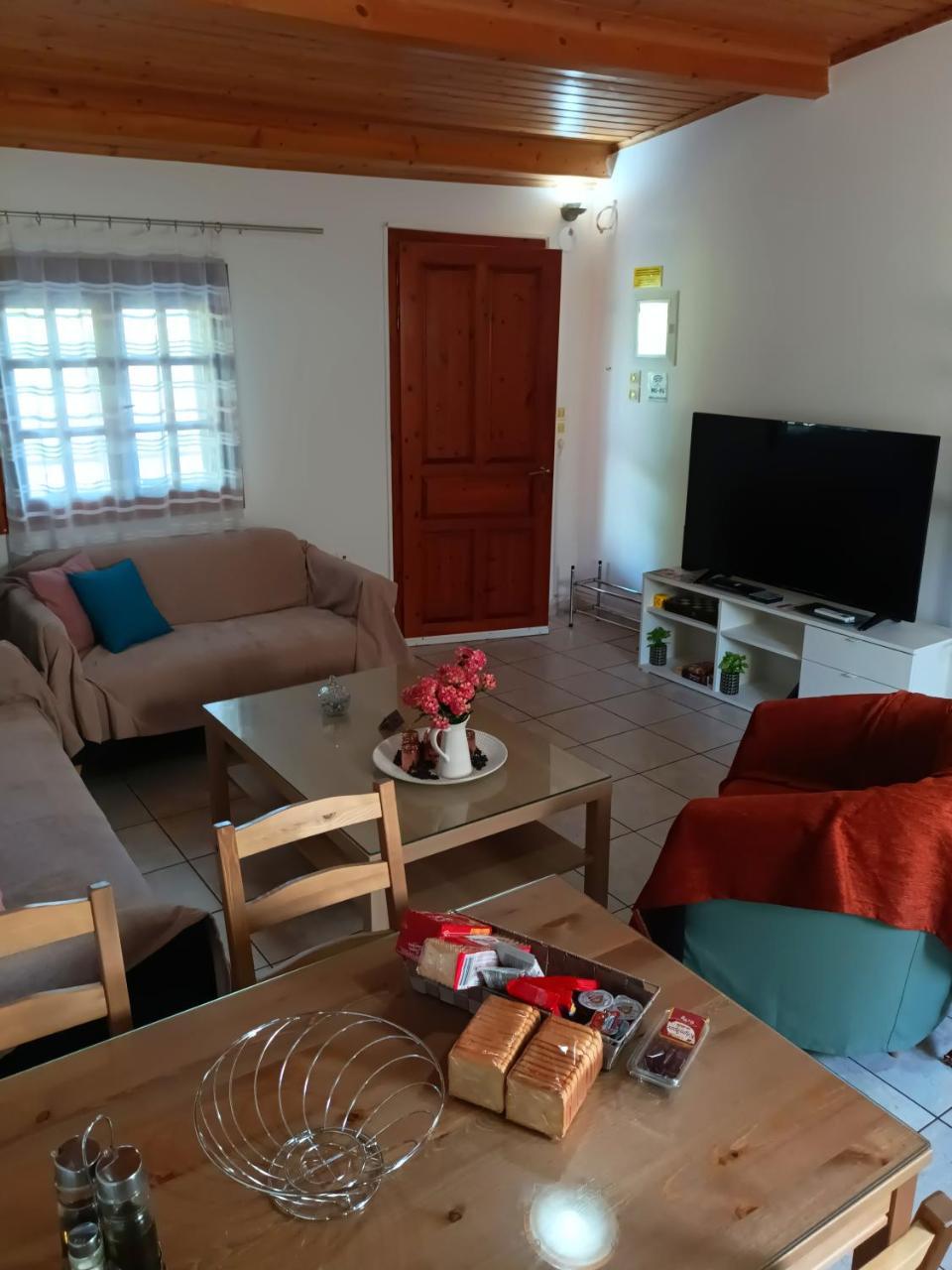 4 Seasons — hotel in Lavrio