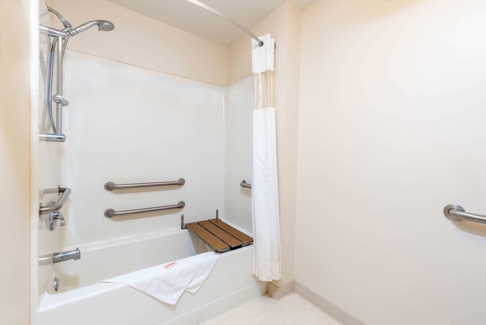 Comfort Inn & Suites Summerset Black Hills Area - photo 18