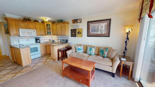 Savannah Beach and Racquet Club 215A by Tybee Beach Vacation Rentals — 4-Star Luxury Hotel in Tybee Island, United States