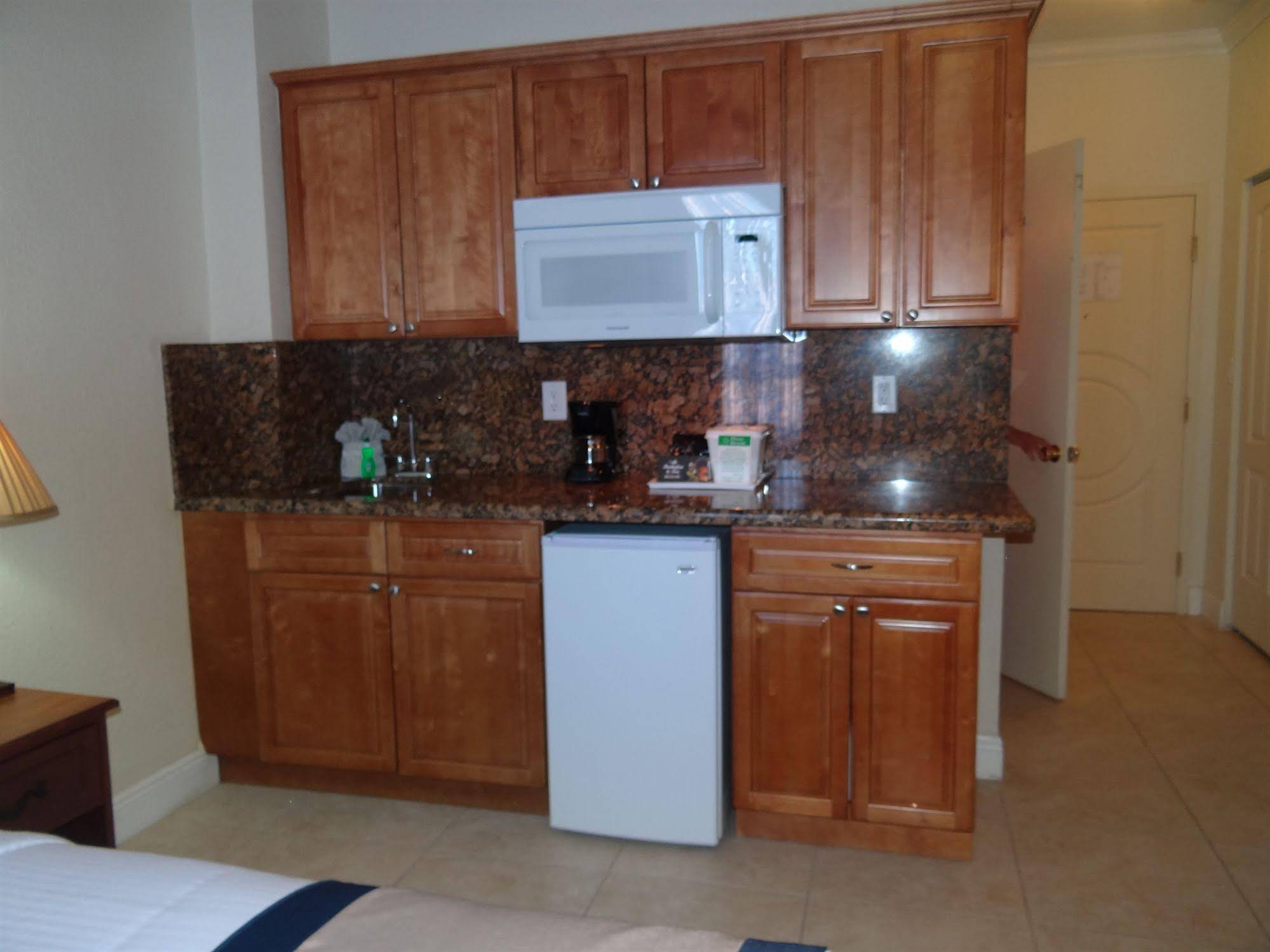 The Hollywood Beach Resort by RevMBE Consulting - photo 24
